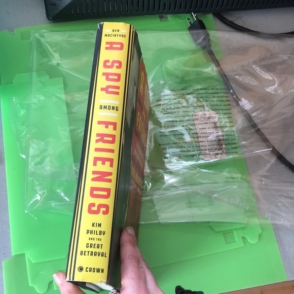 “A spy among friends” hardback novel book - Picture 3 of 15